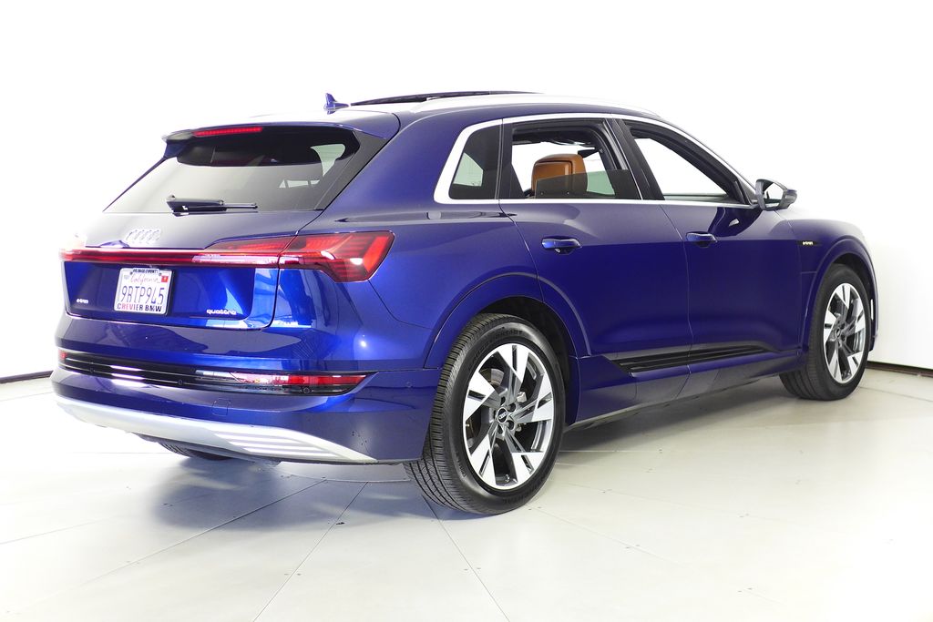 Thumbnail: 2022 Audi e-tron - 7