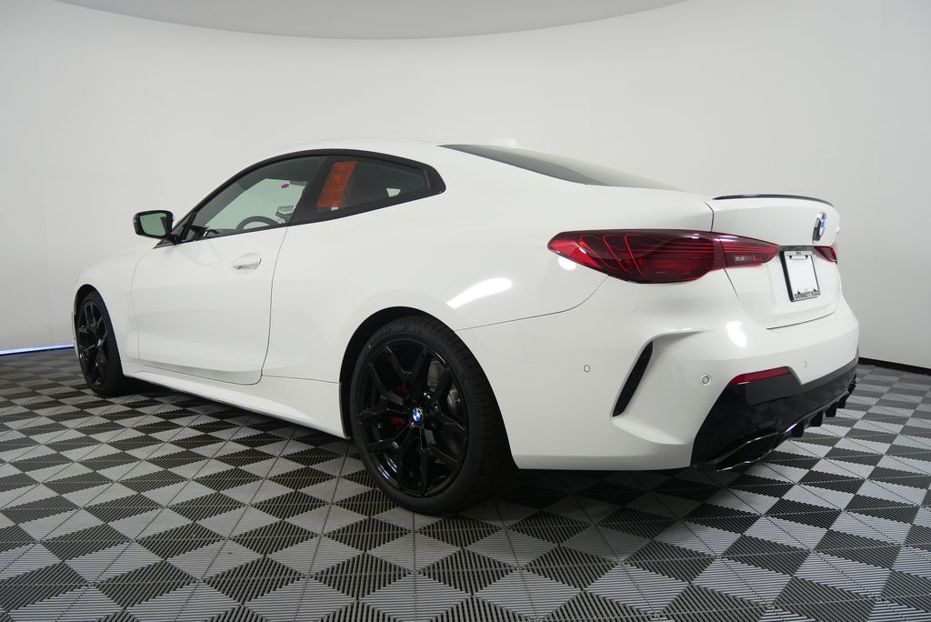 Thumbnail: 2026 BMW 4 Series - 5