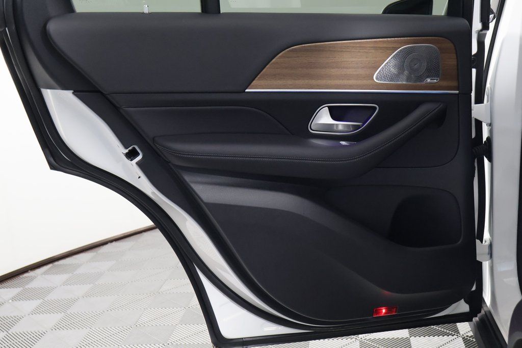 Thumbnail: 2025 Mercedes-Benz GLE - 13