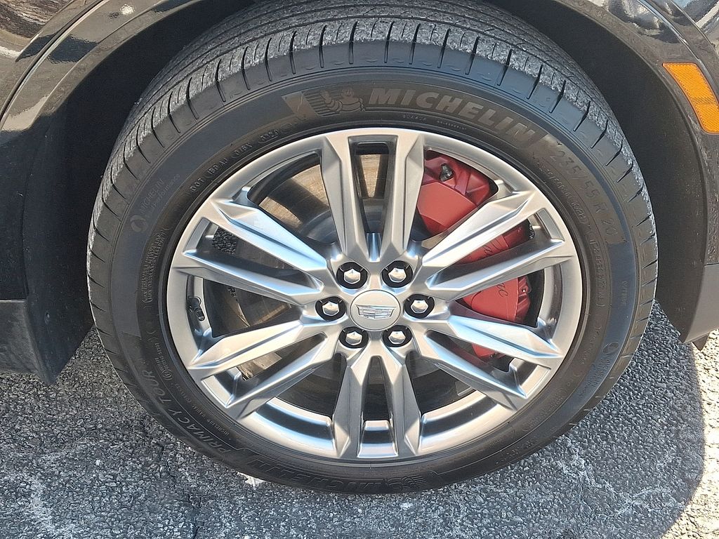 Thumbnail: 2025 Cadillac XT5 - 8