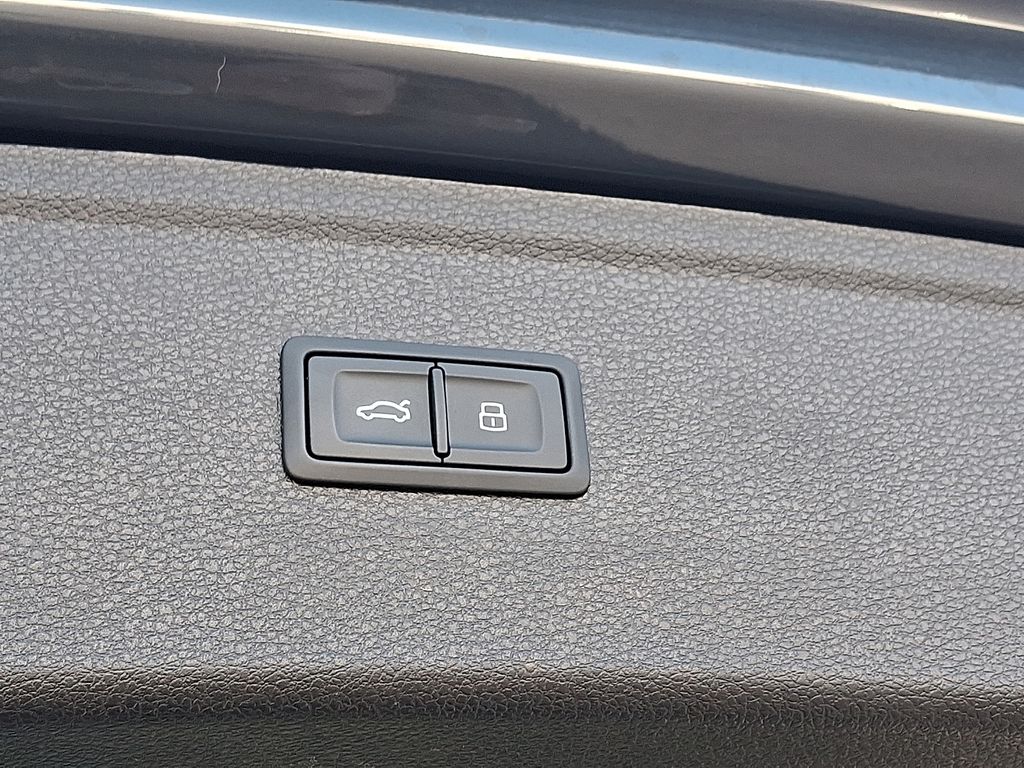 Thumbnail: 2023 Audi Q5 - 30