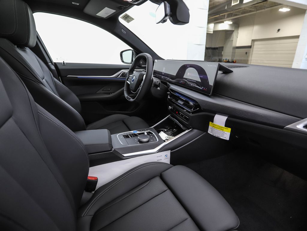 Thumbnail: 2026 BMW i4 - 30