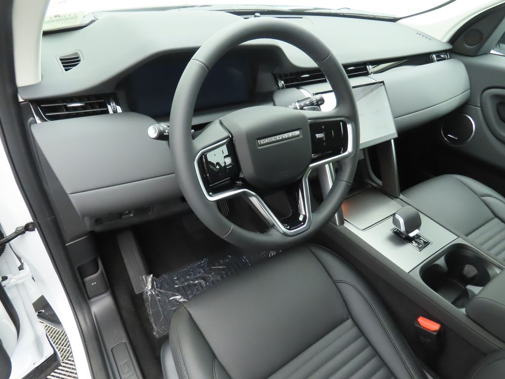 Thumbnail: 2025 Land Rover Discovery Sport - 9