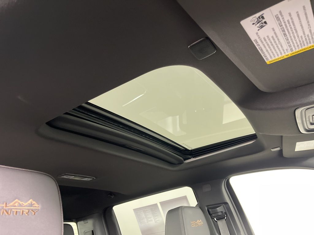 Thumbnail: 2025 Chevrolet Silverado 1500 - 6