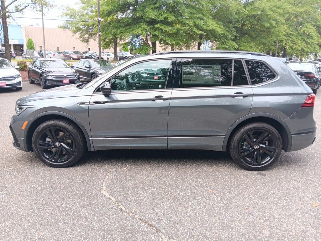 2024 Volkswagen Tiguan 2.0T SE R-Line Black 2