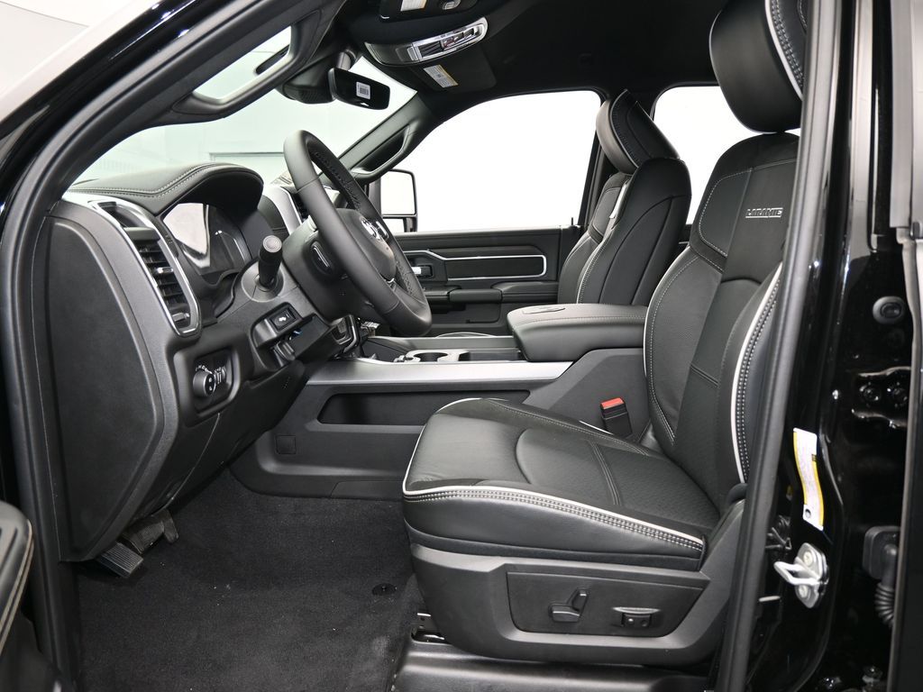 New 2026 Diamond Black Crystal Pearlcoat Ram Laramie image 11