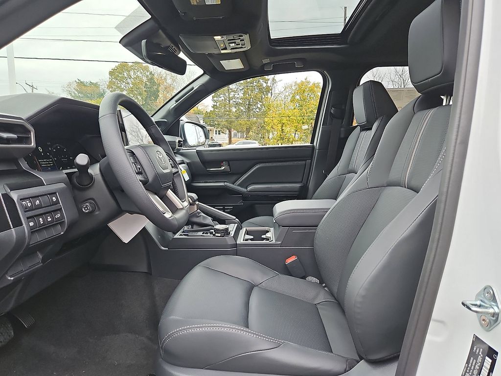 Thumbnail: 2025 Toyota 4Runner - 10