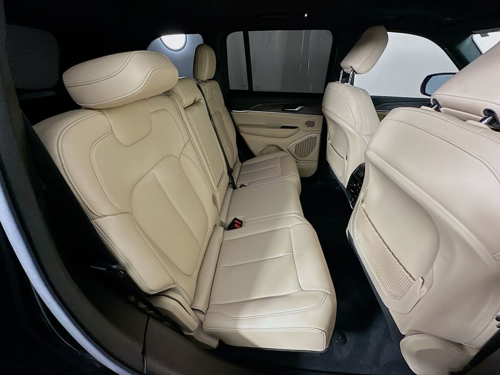 2023 Jeep Grand Cherokee Limited Edition 28