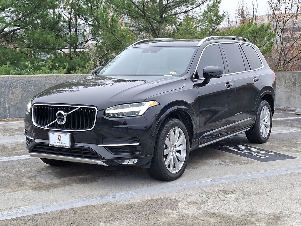 2017 Volvo XC90 T6 Momentum -
                Vienna, VA