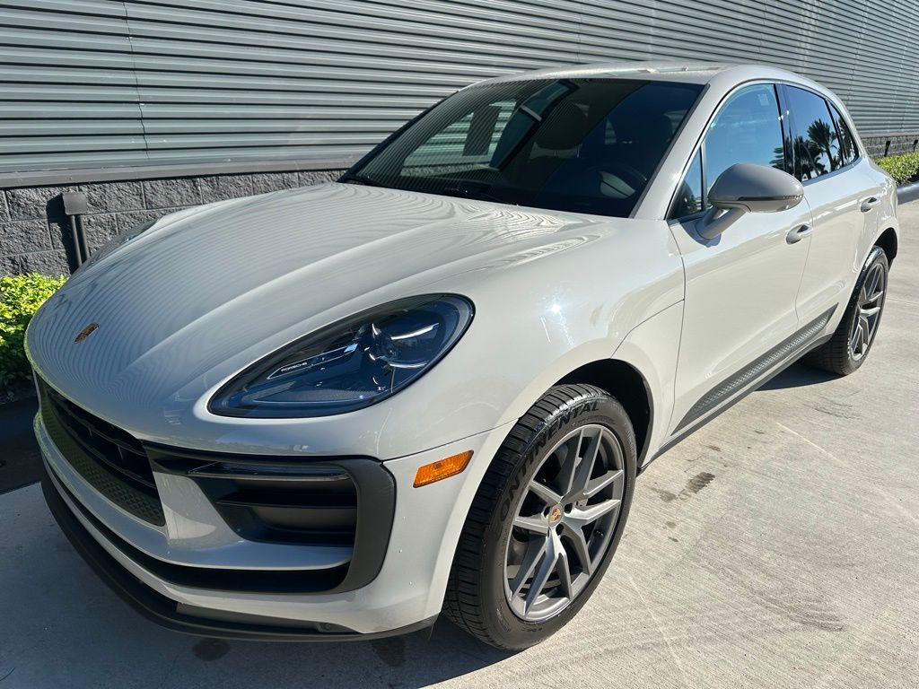 Thumbnail: 2022 Porsche Macan - 7