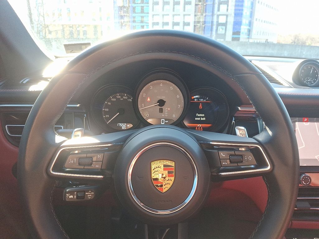 Thumbnail: 2024 Porsche Macan - 21