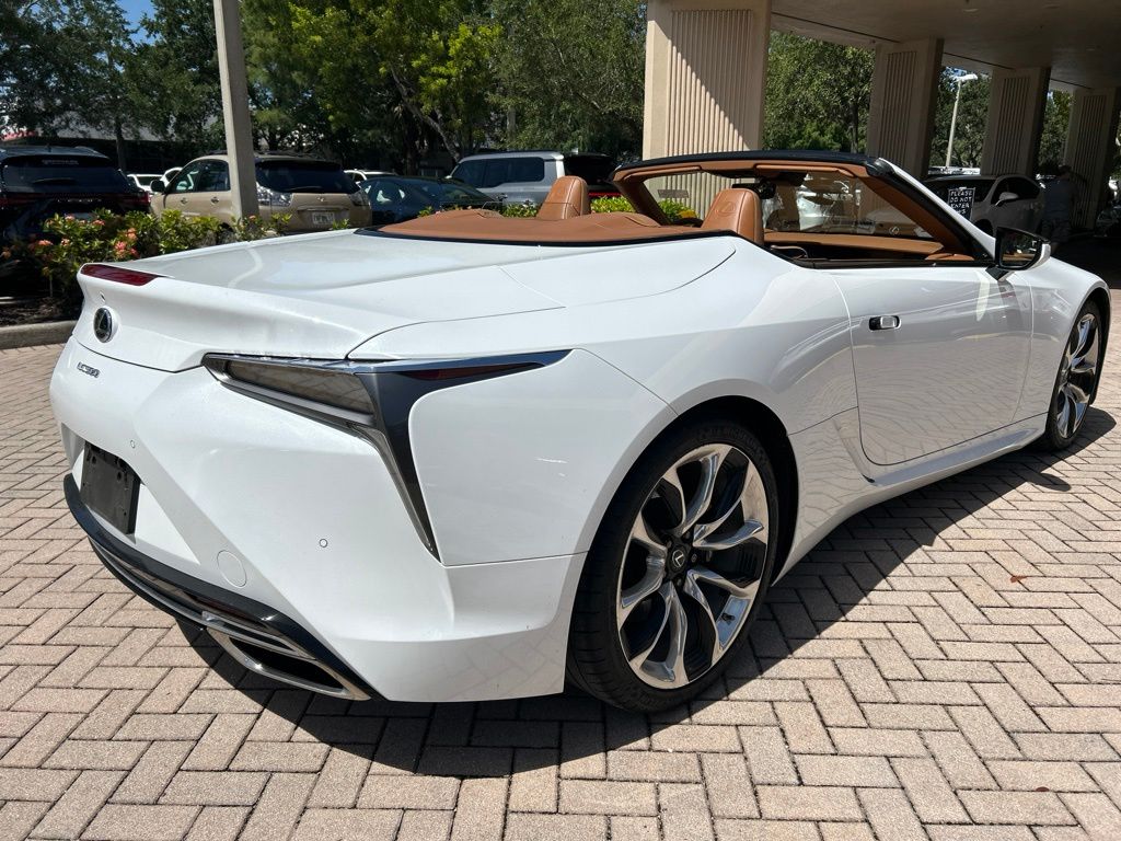 Used 2021 White Lexus 500 image 3