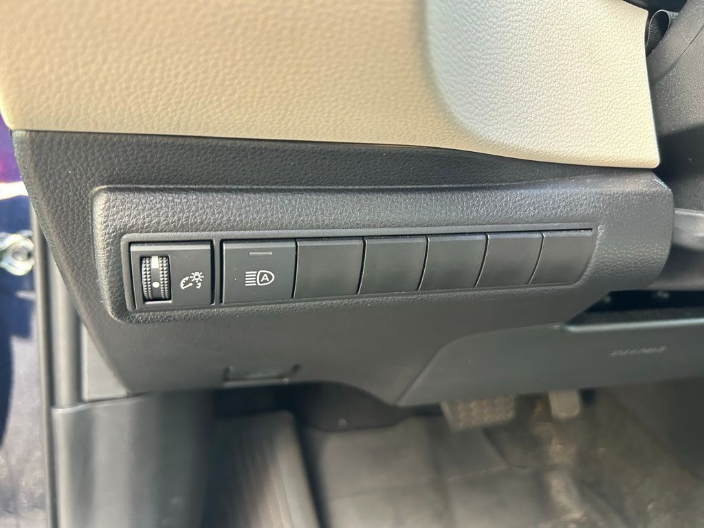 Thumbnail: 2025 Toyota Corolla - 17