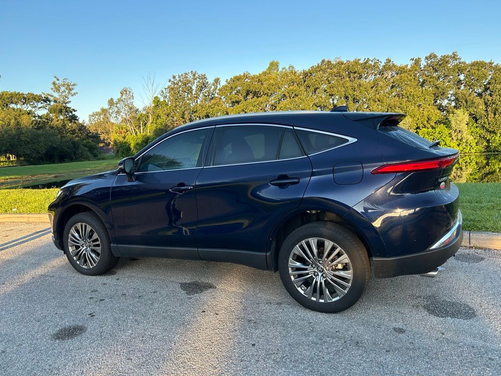 Thumbnail: 2023 Toyota Venza - 3