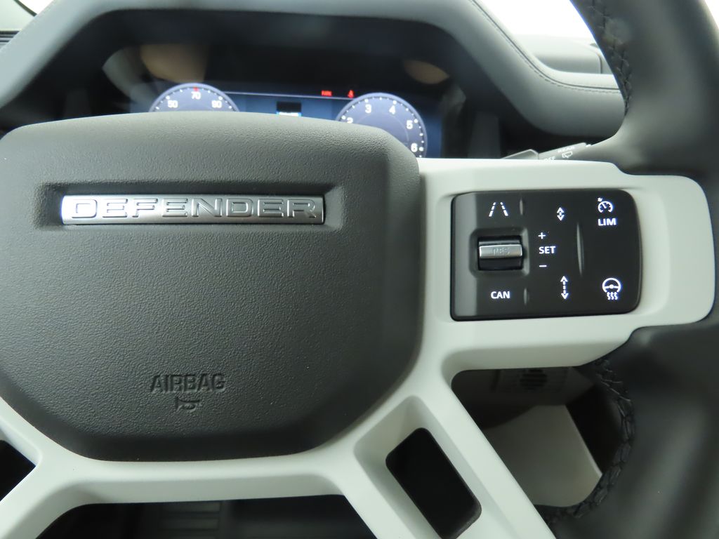 Thumbnail: 2025 Land Rover Defender - 13