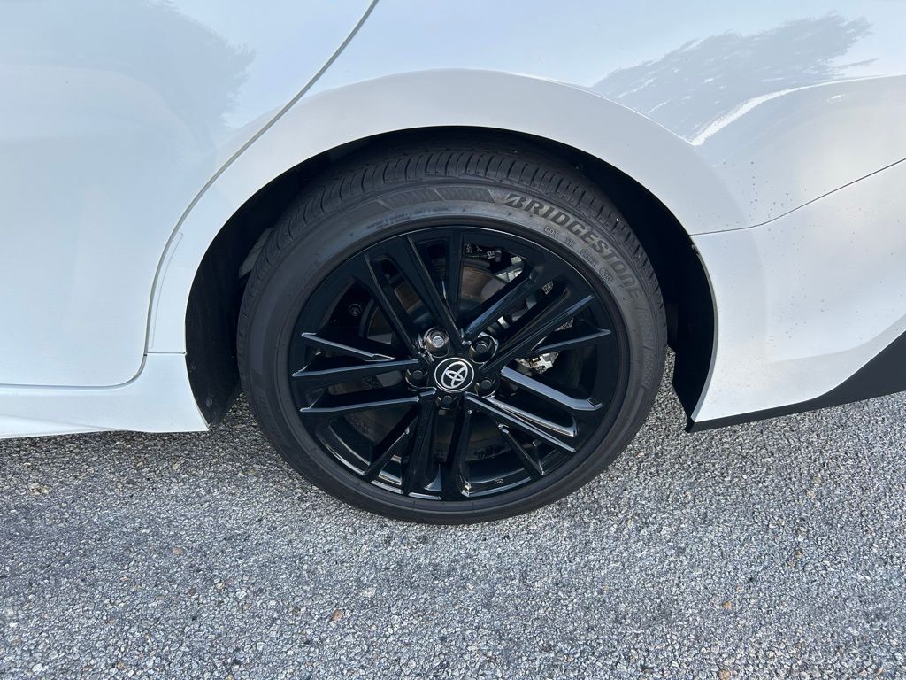 2025 Toyota Camry SE 9