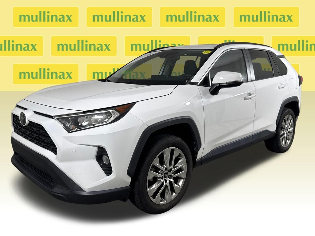 Certified Used 2020 White Toyota XLE Premium image 15