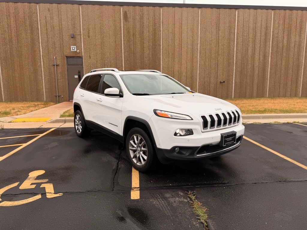 Used 2017 Jeep Cherokee Limited with VIN 1C4PJMDS8HD214169 for sale in Glendale, WI