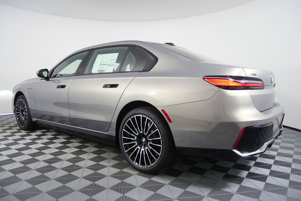 Thumbnail: 2026 BMW 7 Series - 5