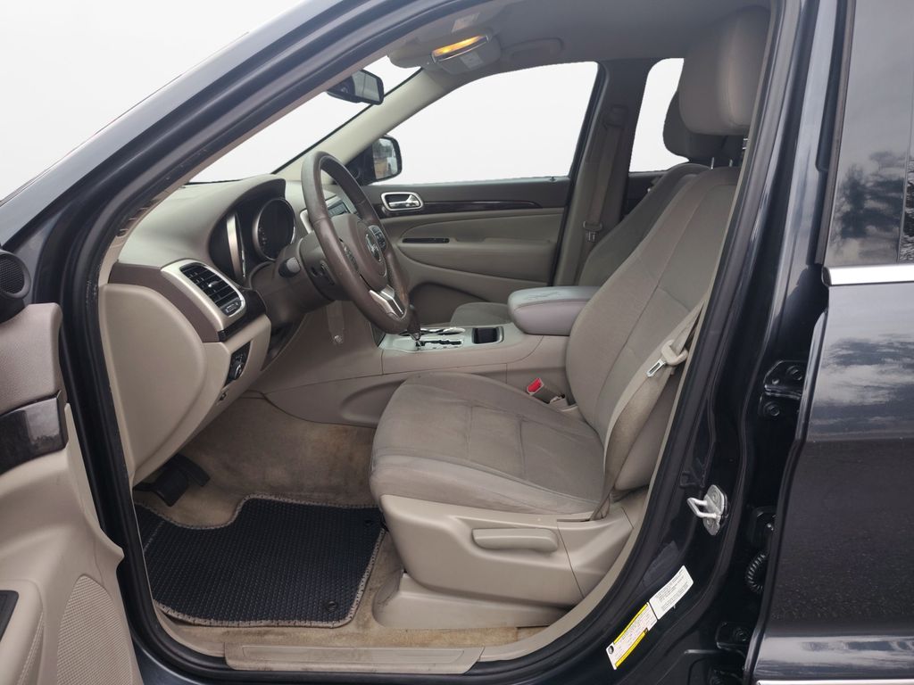 Used Car 2013 Jeep Grand Cherokee  Laredo For Sale Under $10,000 In Austin, Texas