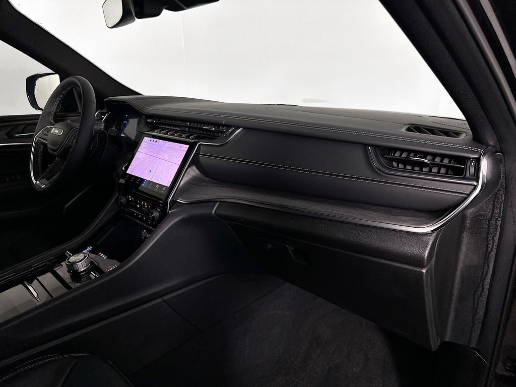 Thumbnail: 2025 Jeep Grand Cherokee L - 31