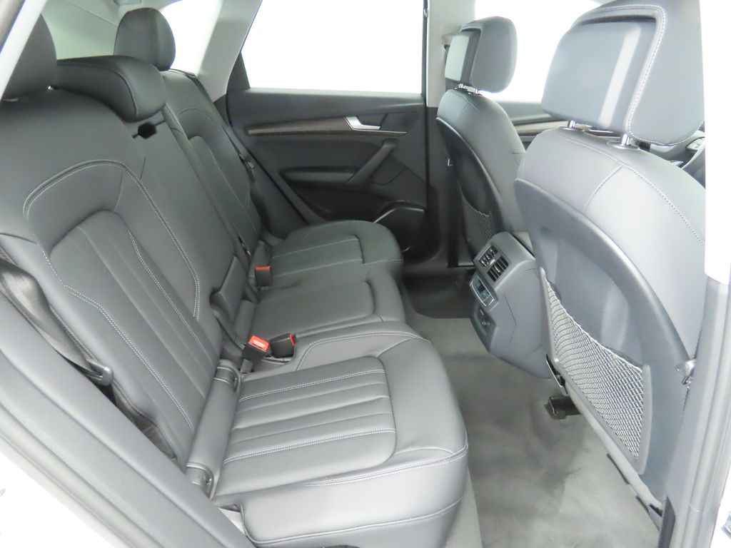 Thumbnail: 2025 Audi Q5 - 22