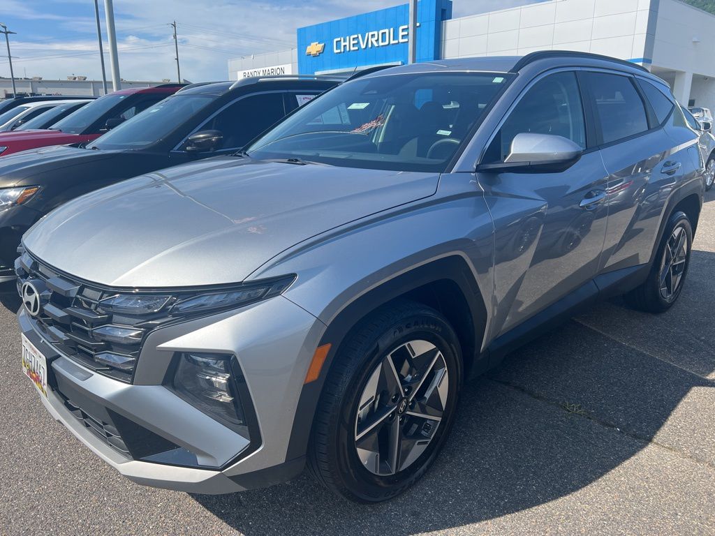 Shimmering Silver 2025 Hyundai Tucson SEL AWD SUV / Crossover All-Wheel Drive 8-Speed Automatic