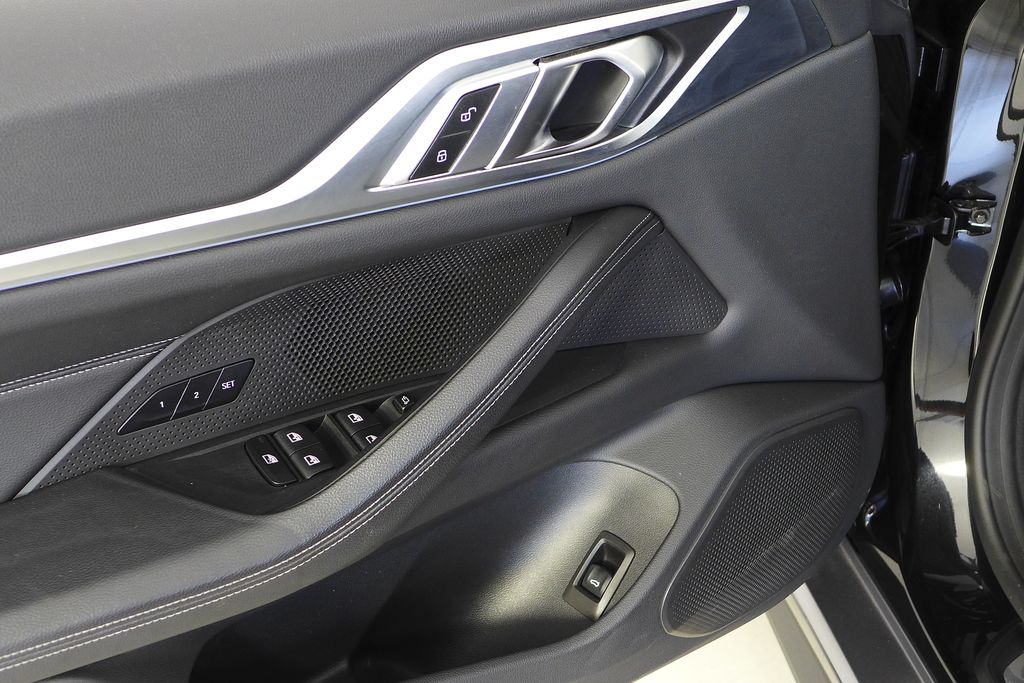 Thumbnail: 2023 BMW i4 - 12