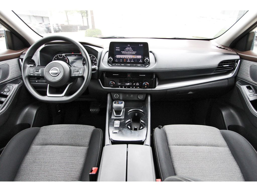 2022 Nissan Rogue SV - 6