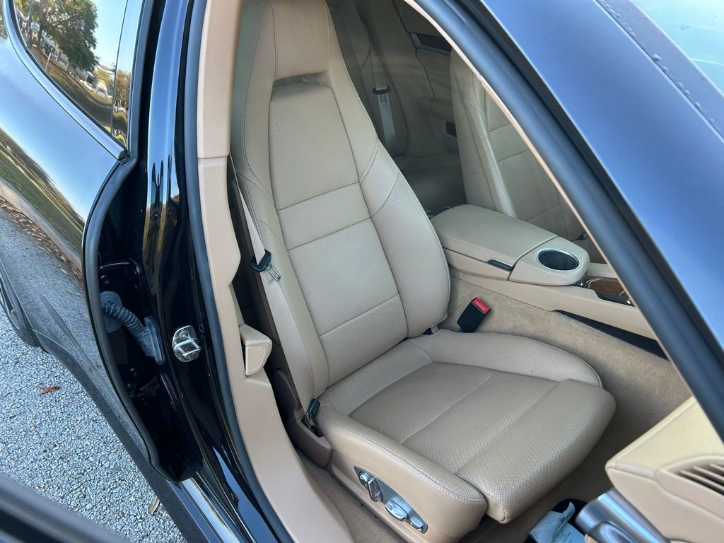 Thumbnail: 2012 Porsche Panamera - 14