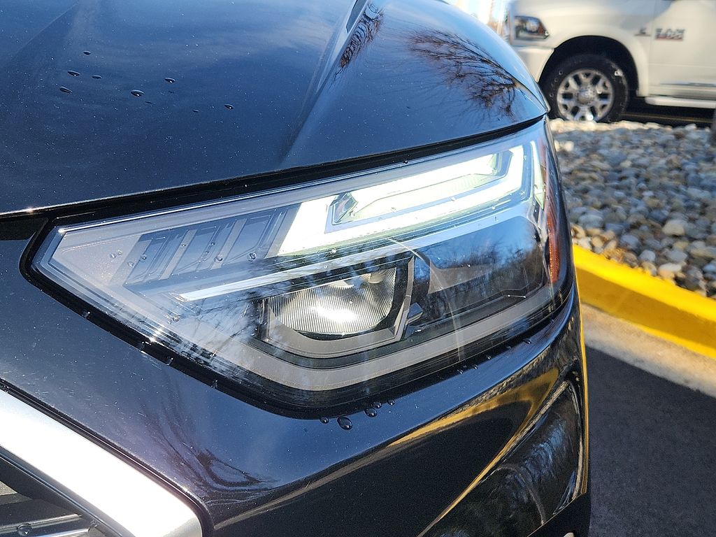 Thumbnail: 2021 Audi SQ5 - 9