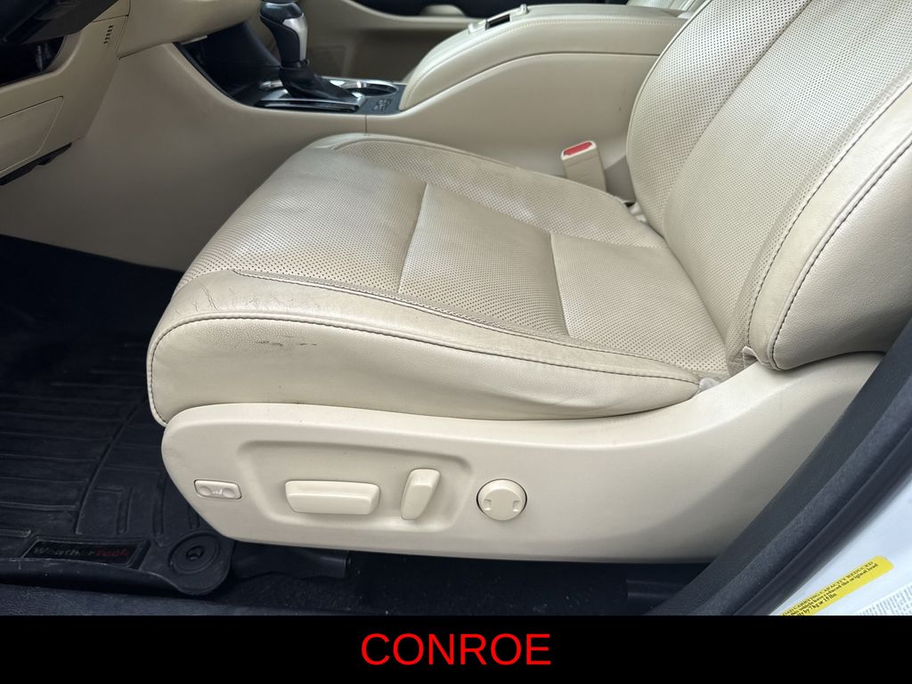 2018 Toyota Highlander Limited White at Classic Chevrolet Galveston