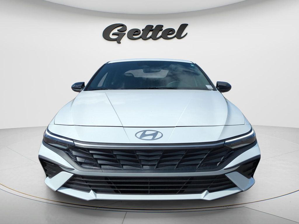 Used 2026 White Hyundai SEL Sport image 2