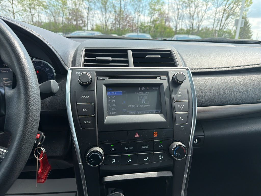 Thumbnail: 2016 Toyota Camry - 14