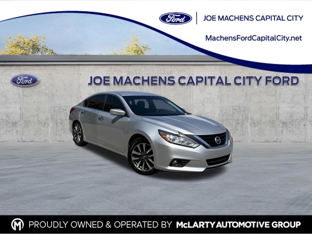 Brilliant Silver Metallic 2017 Nissan Altima 2.5 SV Sedan Front-Wheel Drive Continuously Variable Transmission