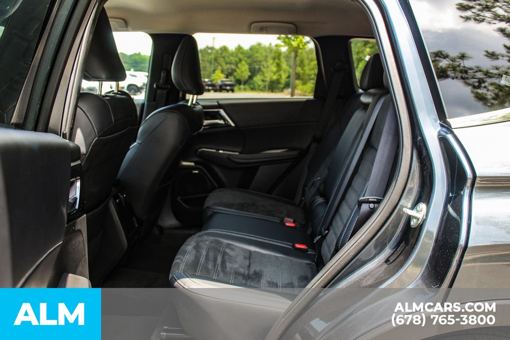 Used 2025 Gray Mitsubishi SE image 17