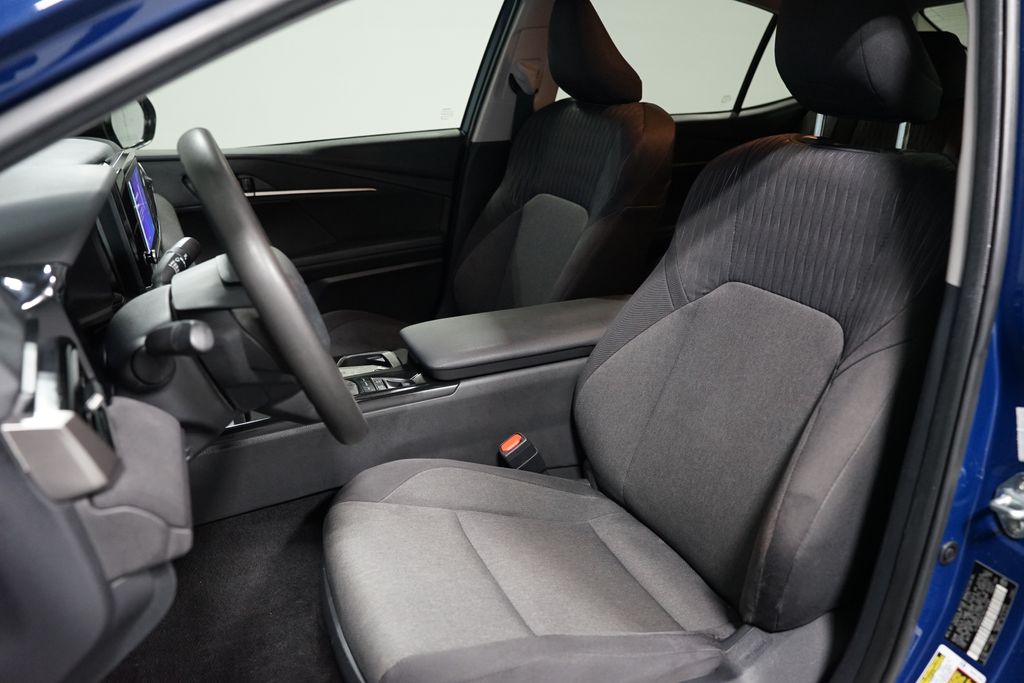 Thumbnail: 2025 Toyota Camry - 27