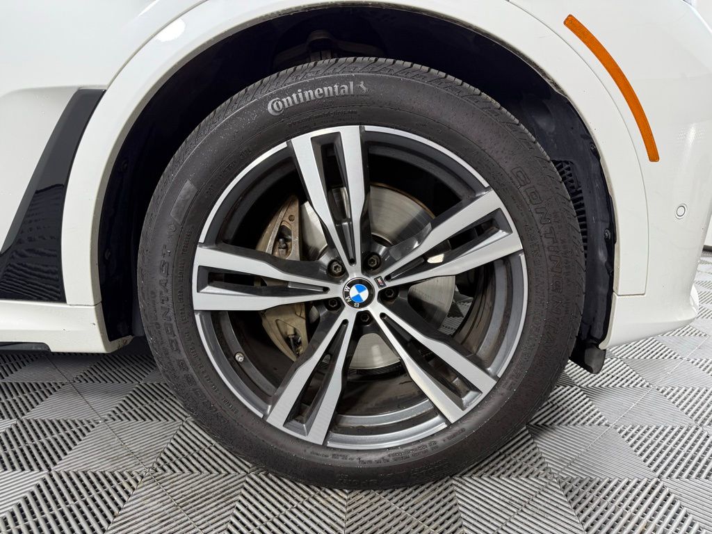Thumbnail: 2022 BMW X7 - 11