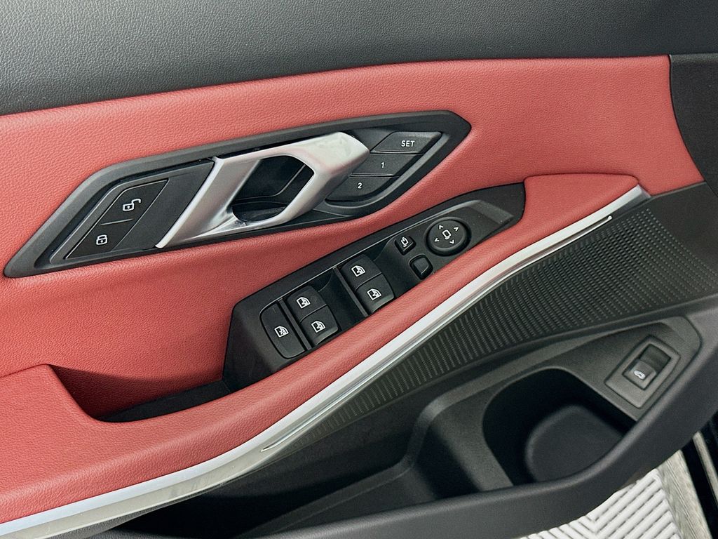 Thumbnail: 2025 BMW 3 Series - 18