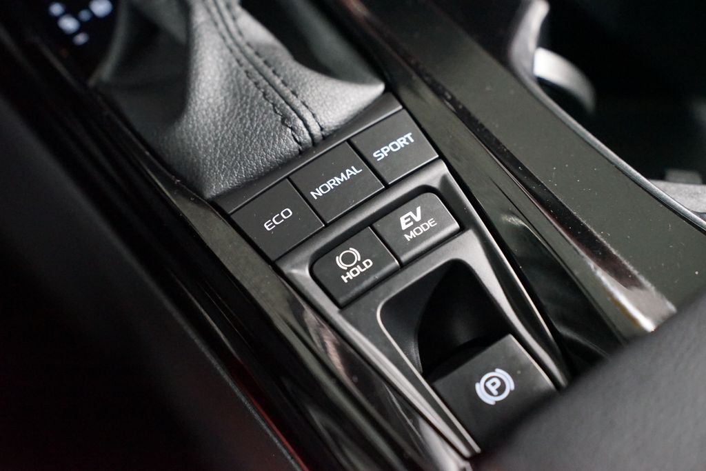 Thumbnail: 2025 Toyota Camry - 23