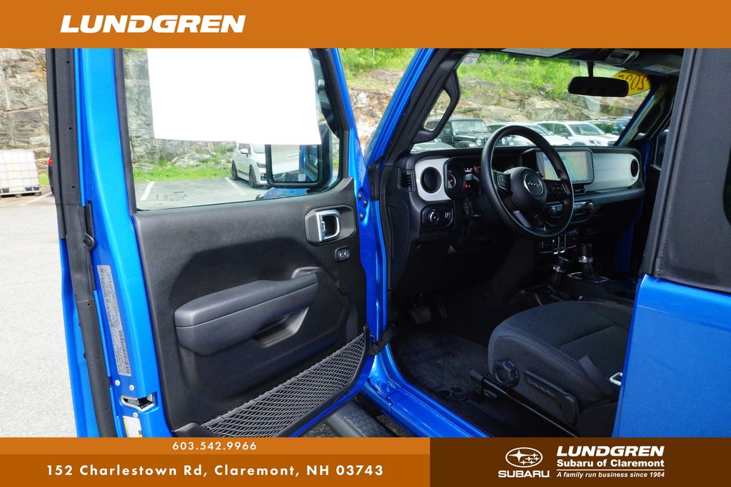 Used 2025 Jeep Wrangler SUV