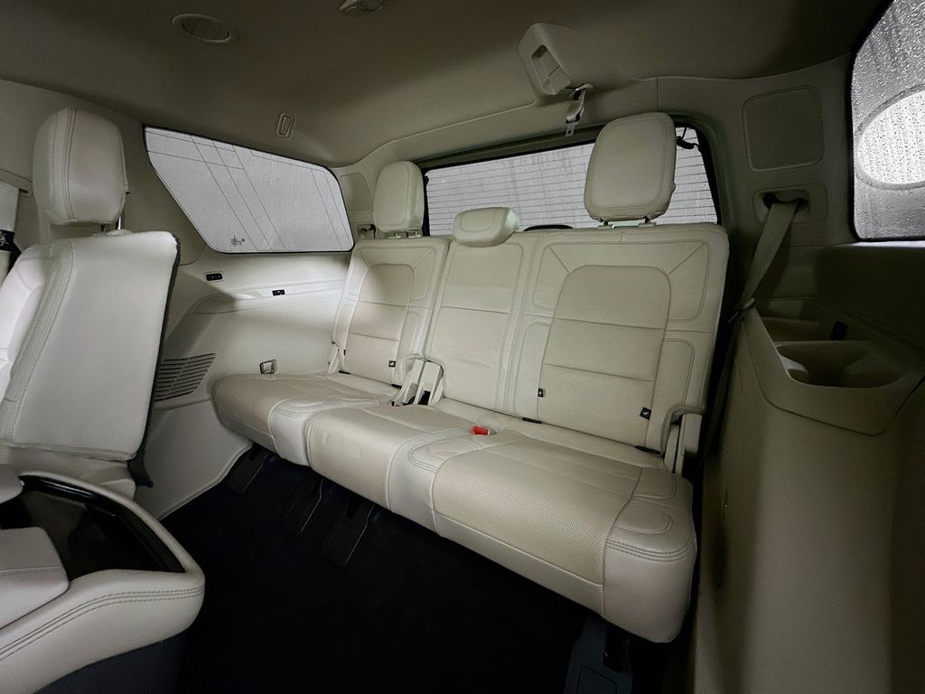 Thumbnail: 2021 Lincoln Navigator - 29