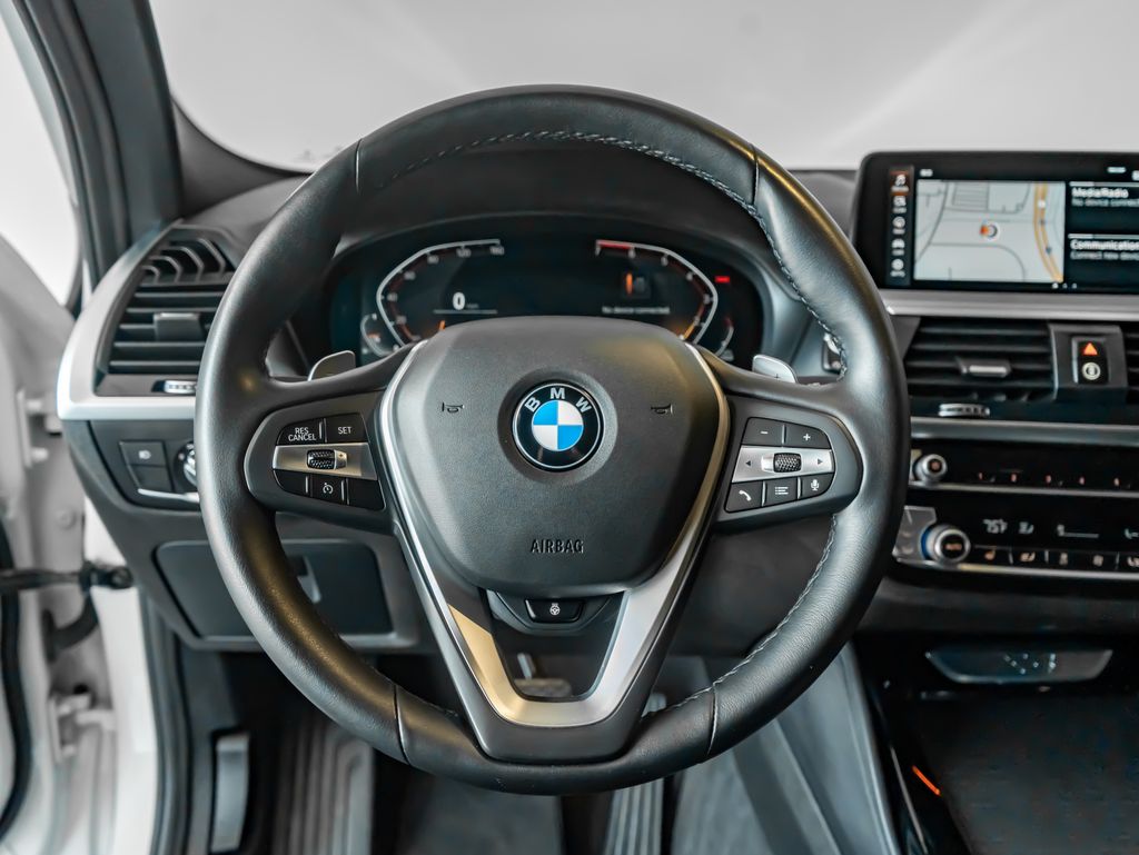 Used 2021 White BMW xDrive30i image 17