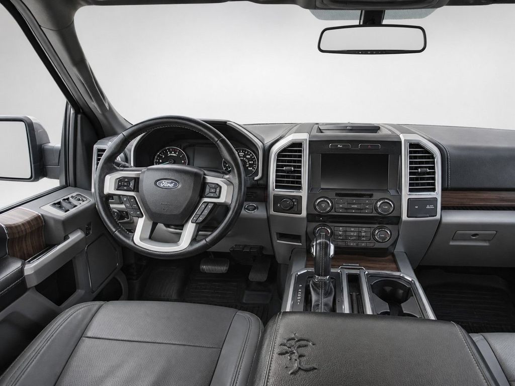 2015 Magnetic Metallic Ford F-150 Lariat RWD Truck