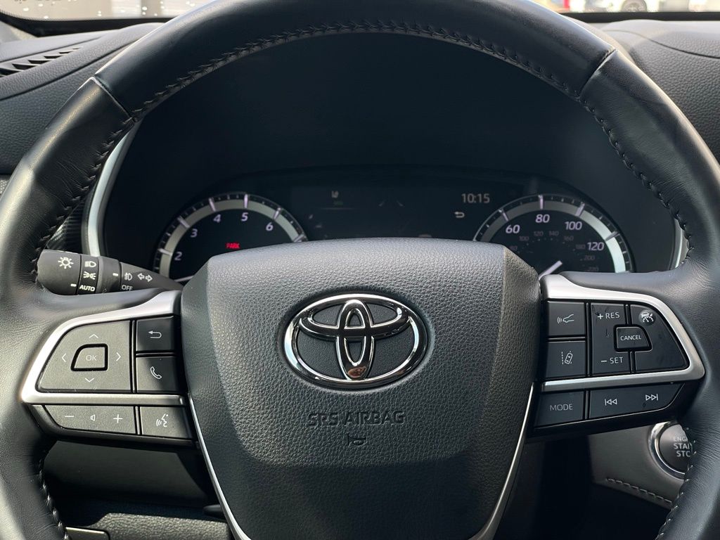 2022 Toyota Highlander XSE 12