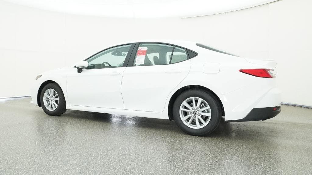 2025 Toyota Camry LE 31