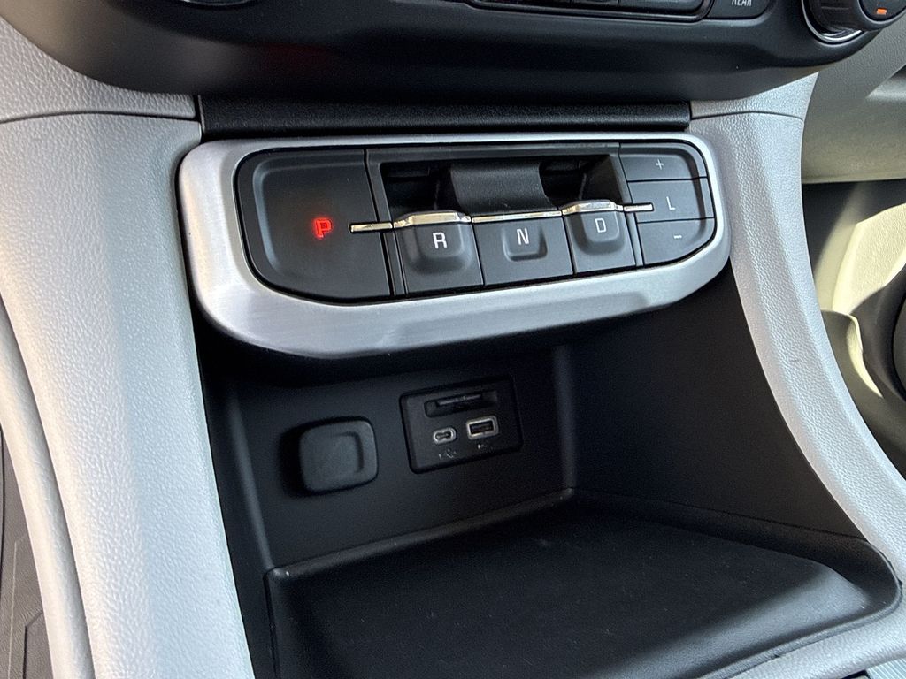 Thumbnail: 2023 GMC Acadia - 22