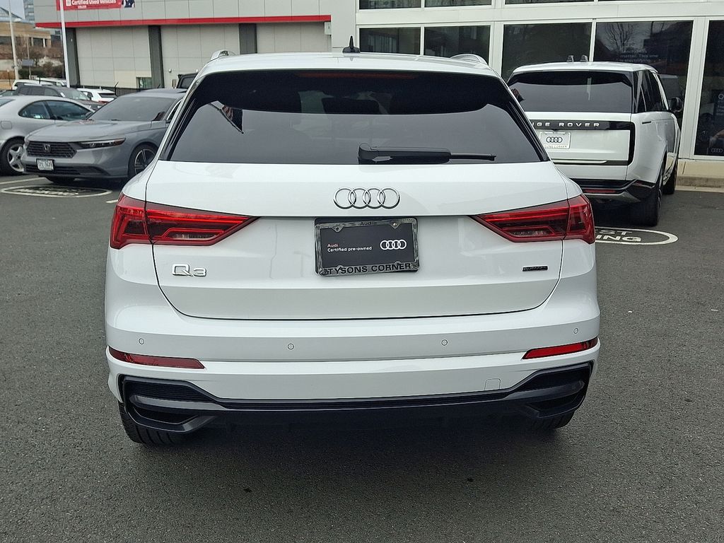 Thumbnail: 2022 Audi Q3 - 5