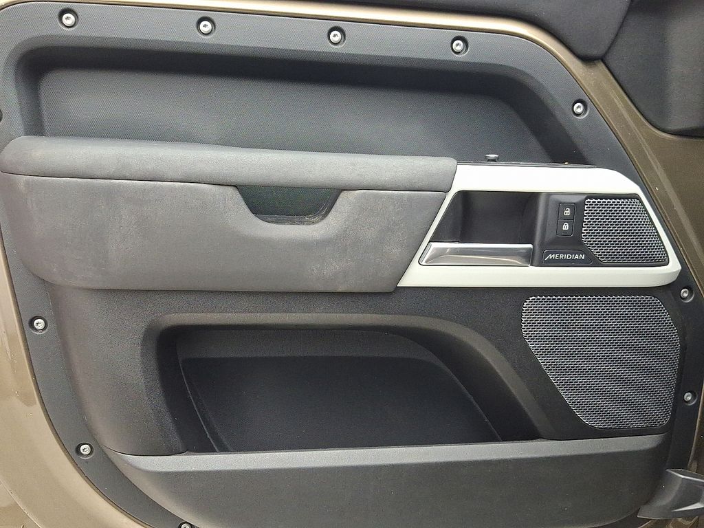 Thumbnail: 2020 Land Rover Defender - 13