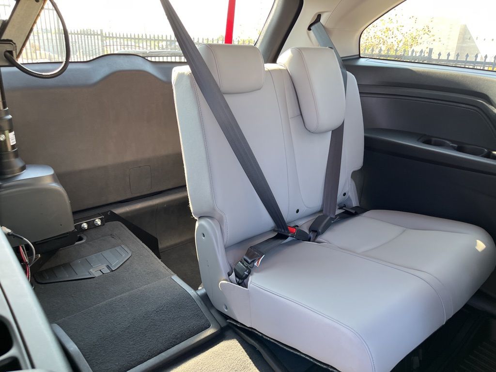 Thumbnail: 2022 Honda Odyssey - 27